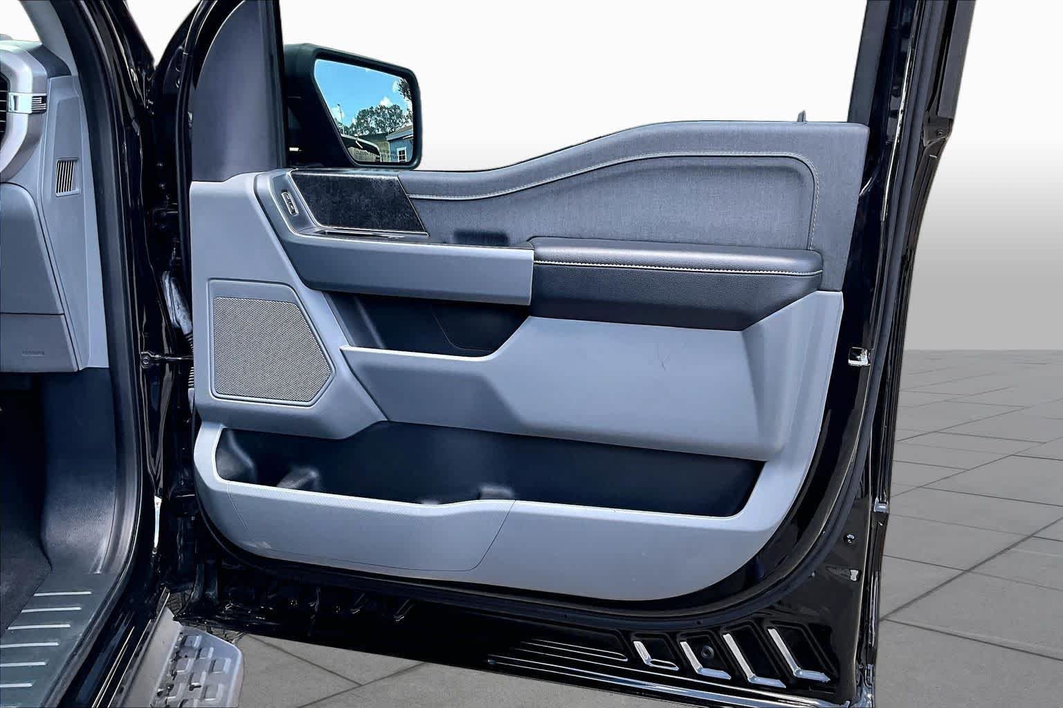 Used 2023 Agate Black Ford XLT image 22