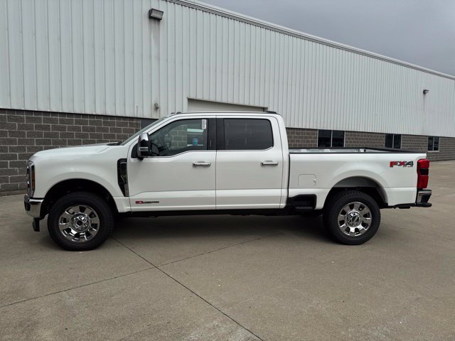 New 2027 Star White Metallic Tri-Coat Ford Lariat image 9