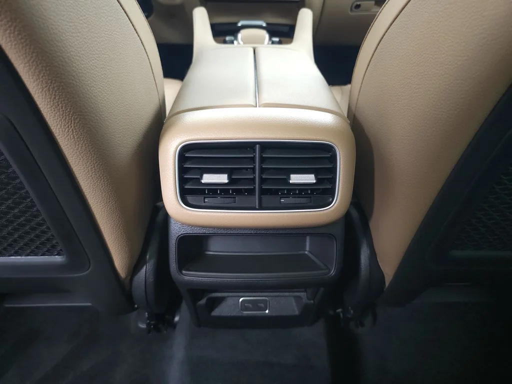 Used 2025 Twilight Blue Metallic Mercedes-Benz GLE 450e image 27