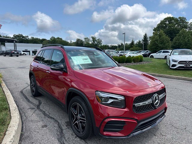New 2026 MANUFAKTUR Patagonia Red Metallic Mercedes-Benz GLB 250 image 45