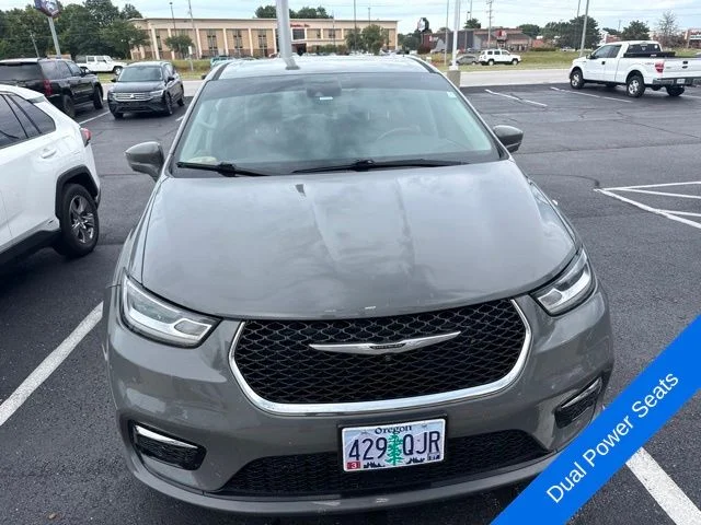 Used 2022 Ceramic Gray Clearcoat Chrysler Touring L image 2