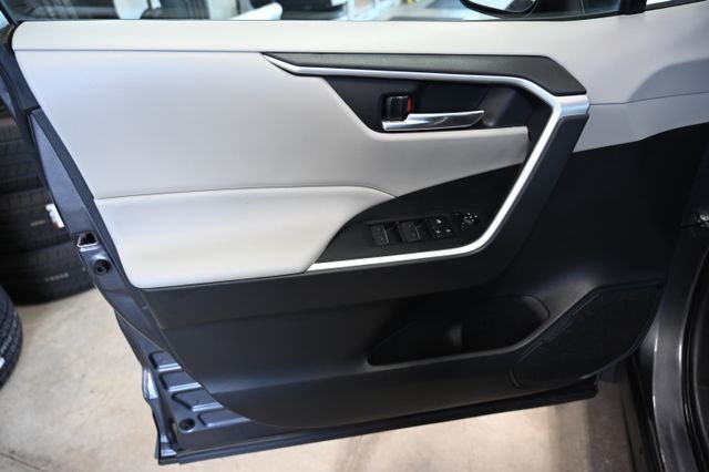 2022 Toyota RAV4 XLE - Photo 27