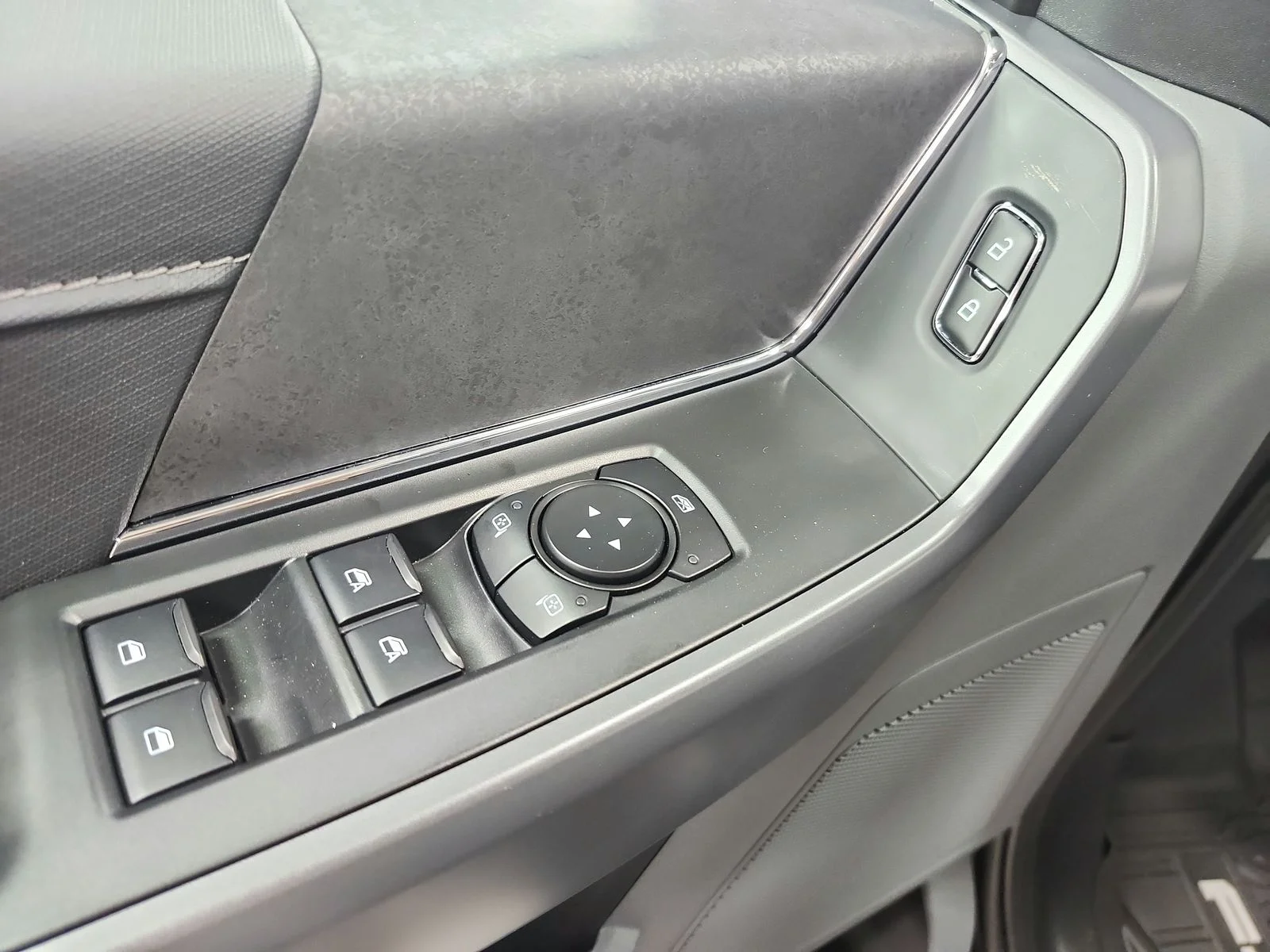 New 2026 Agate Black Metallic Ford XLT image 32