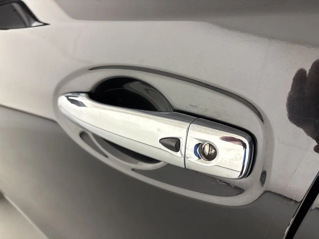 Used 2019 Black Nissan SL image 12