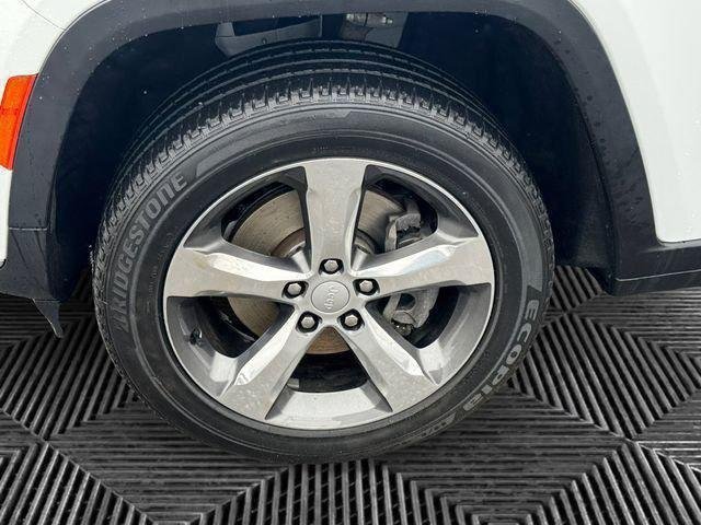 Used 2022 Bright White Clearcoat Jeep Limited image 10