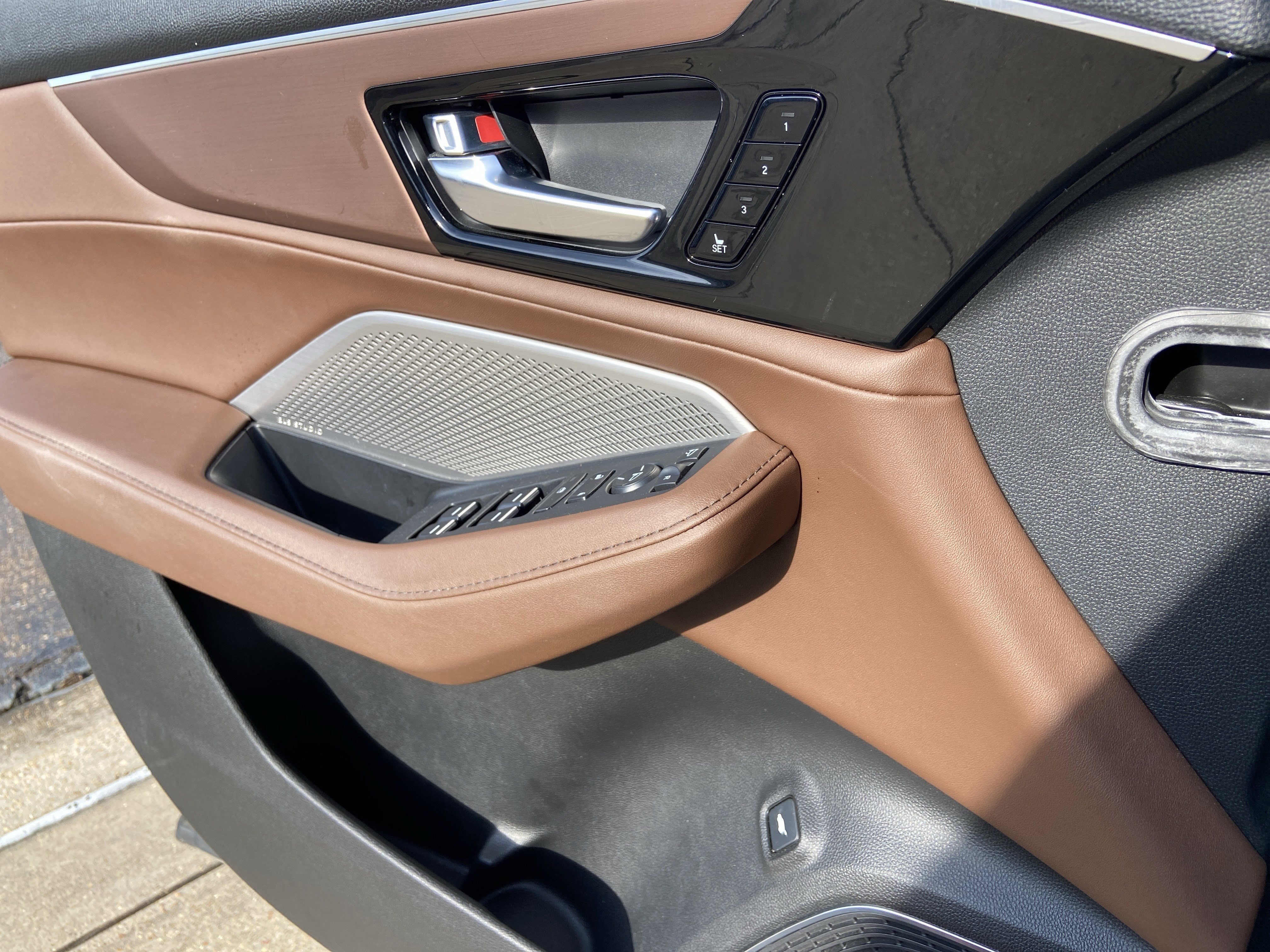 Used 2023 Liquid Carbon Metallic Acura w/Technology Package image 51