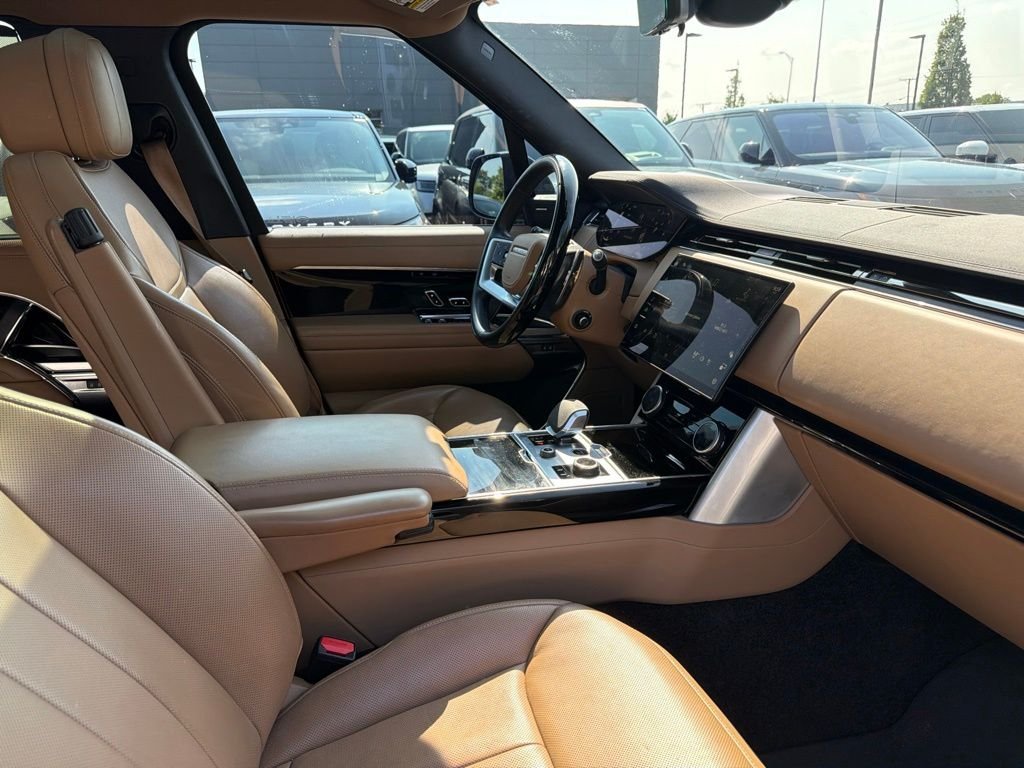 Used 2023 Gold Land Rover SE image 13
