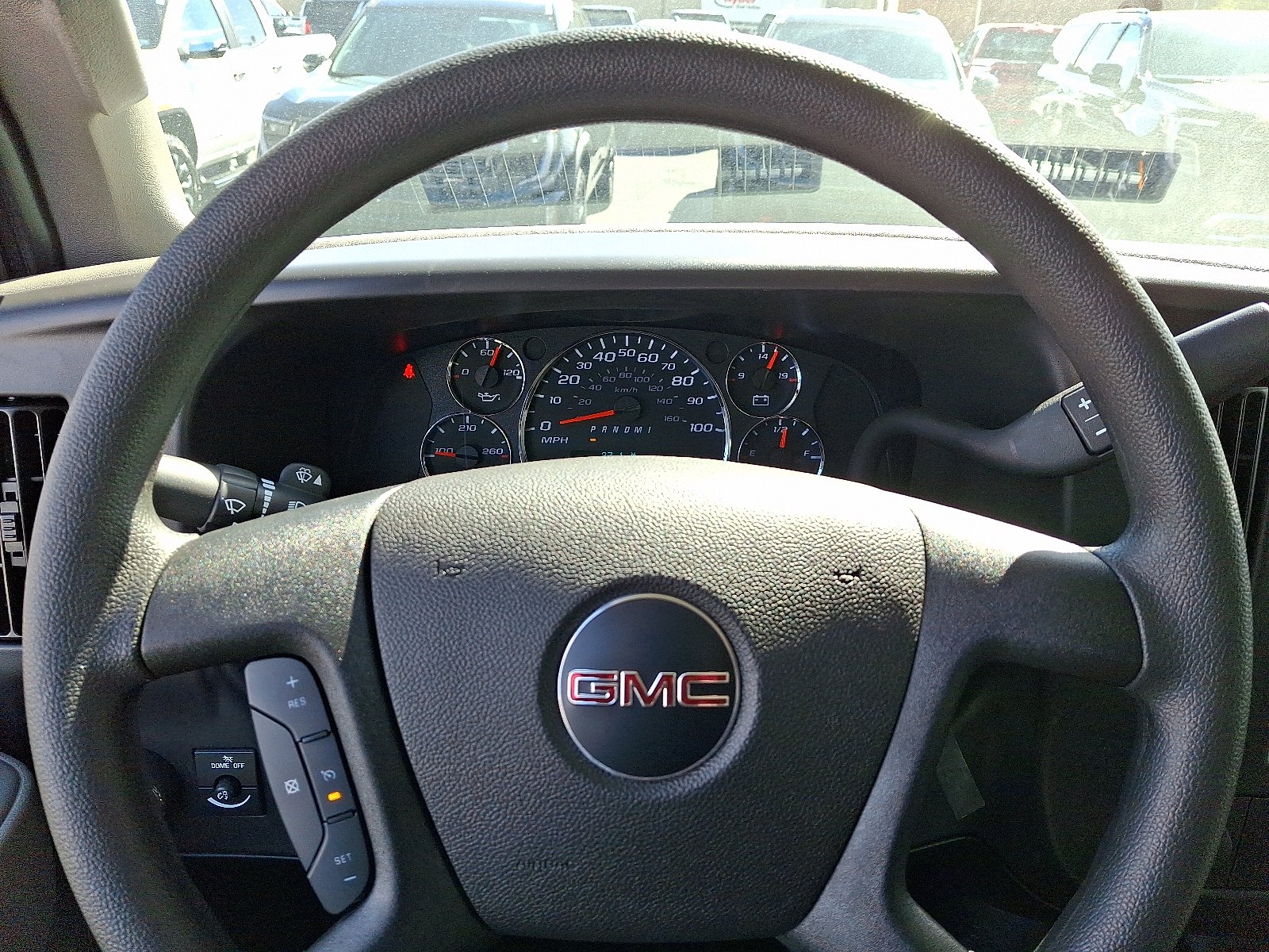 2025 GMC Savana Cargo Work Van - Photo 17
