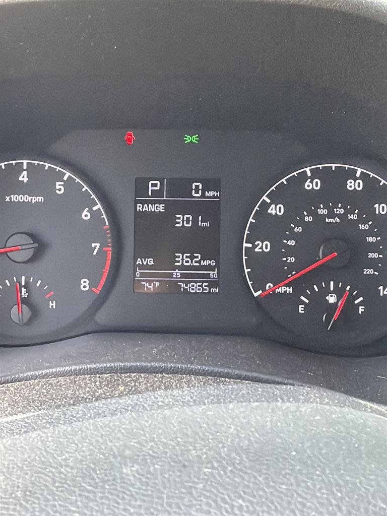 Used 2020 Urban Gray Hyundai SE image 4