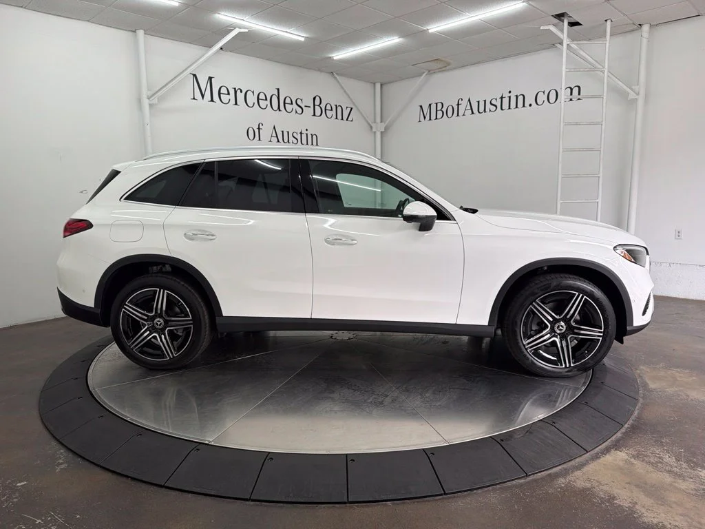 New 2027 White Mercedes-Benz GLC 300 image 8