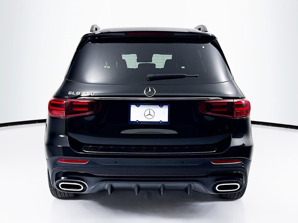 Used 2025 Night Black Mercedes-Benz GLB 250 image 6