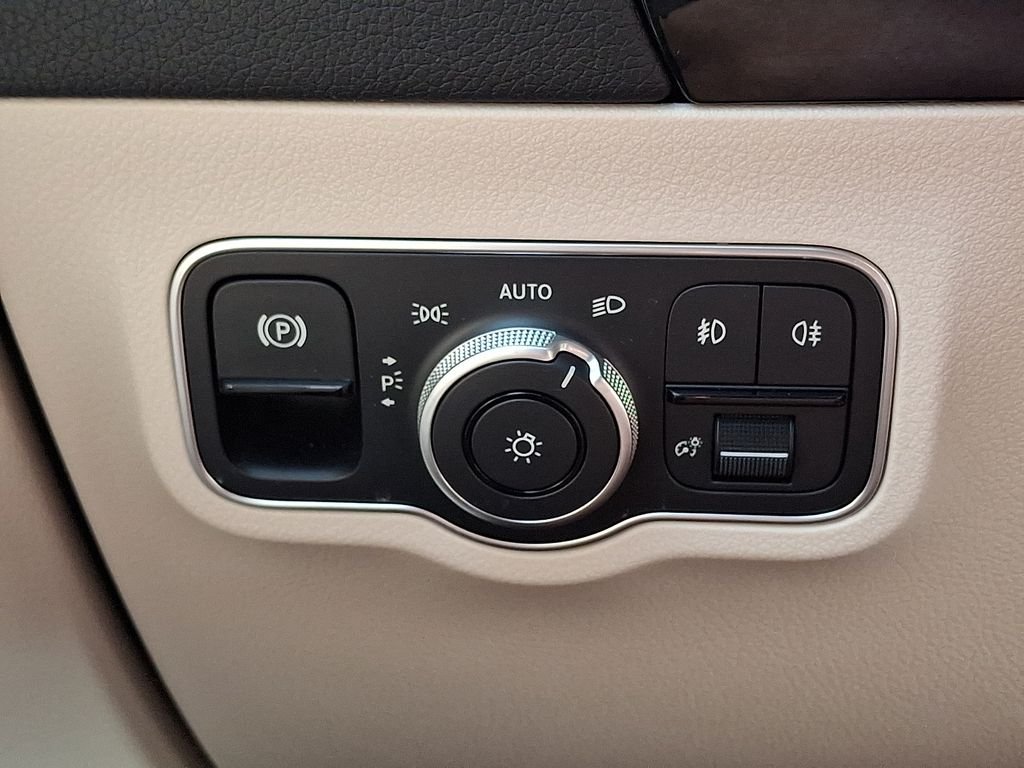 Certified Used 2026 White Mercedes-Benz GLA 250 image 24