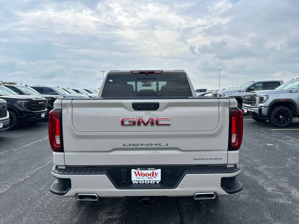 2026 GMC Sierra 1500 Denali - Photo 9