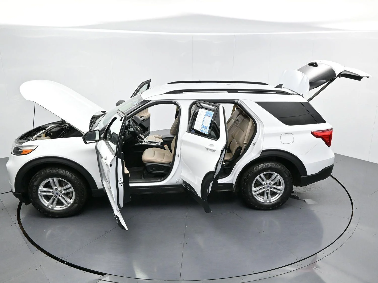 Used 2023 Oxford White Ford XLT image 45
