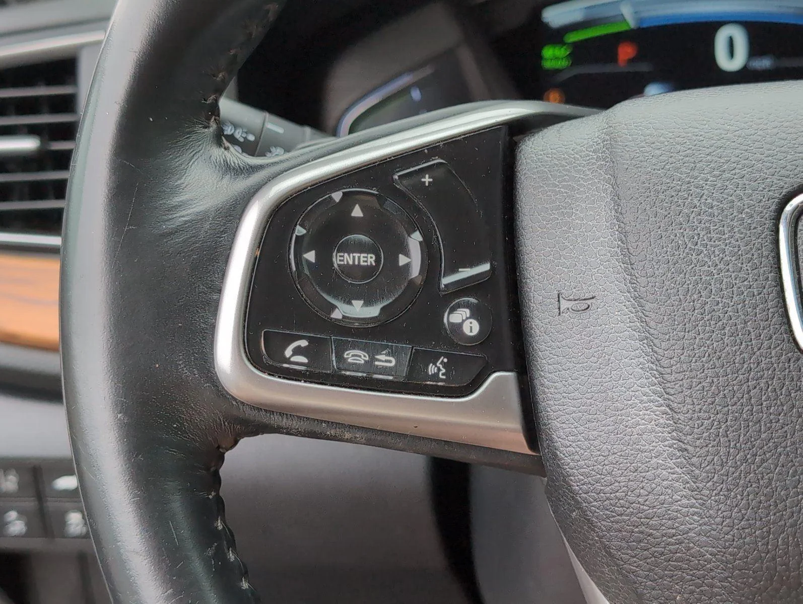 Used 2022 Platinum White Pearl Honda EX-L image 31