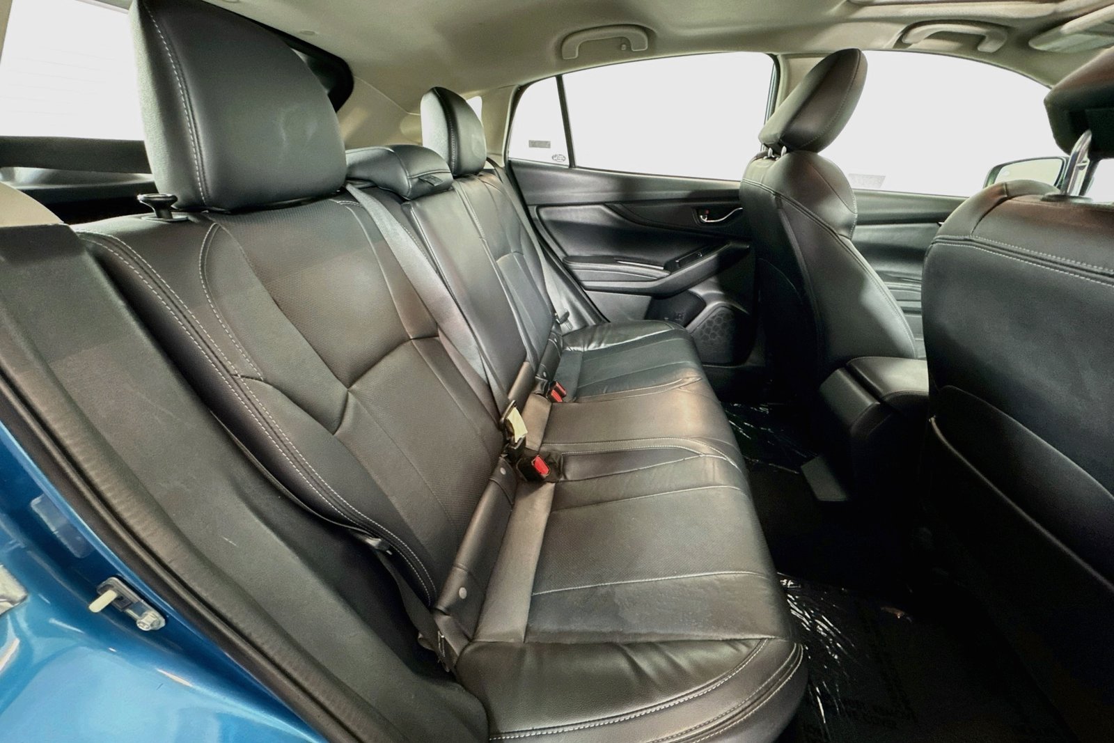 Used 2018 Island Blue Pearl Subaru Limited image 25