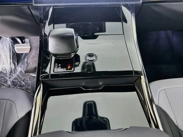 New 2027 Gray Land Rover SV image 18