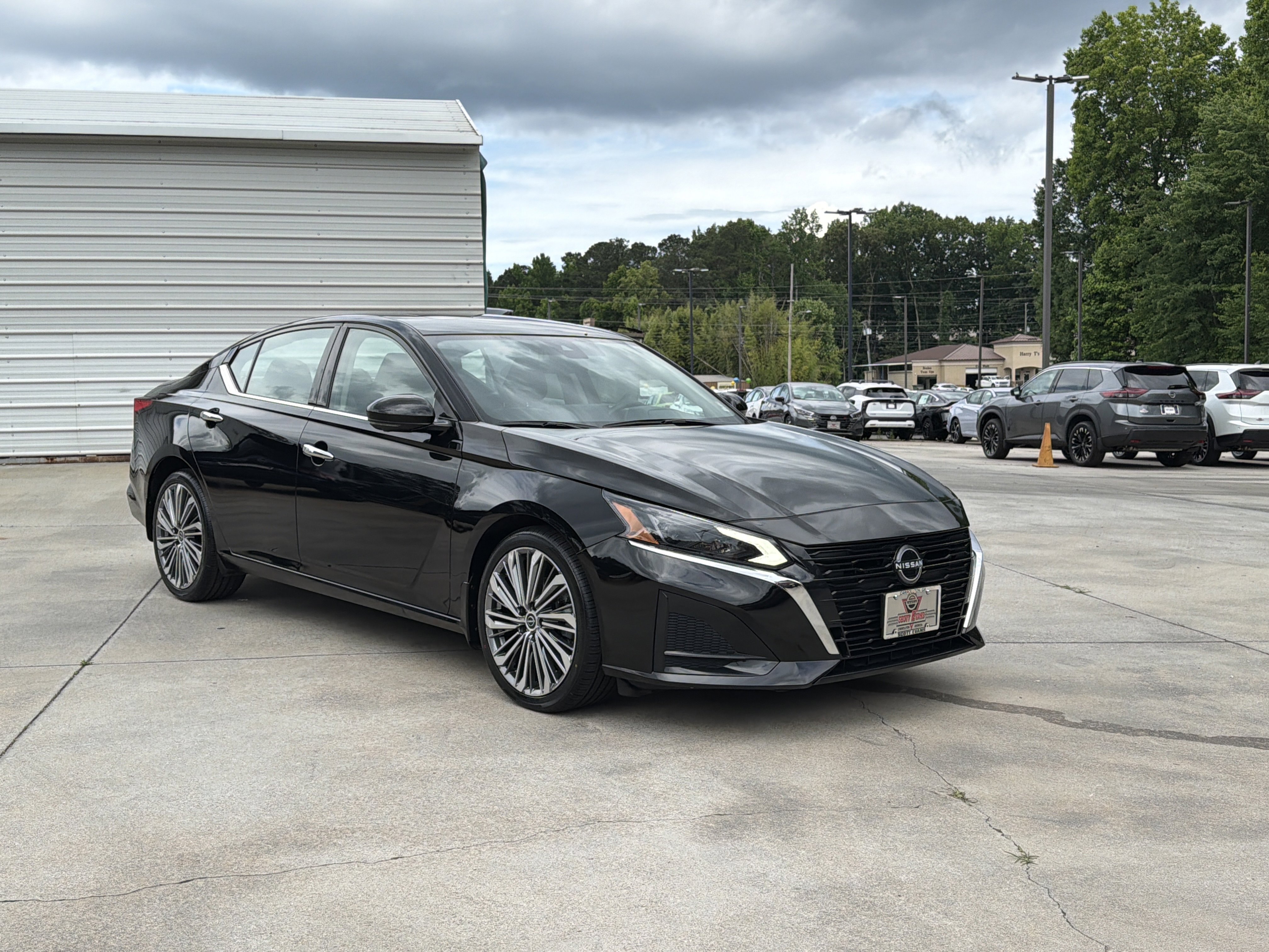 Used 2024 Super Black Nissan 2.5 SL image 2