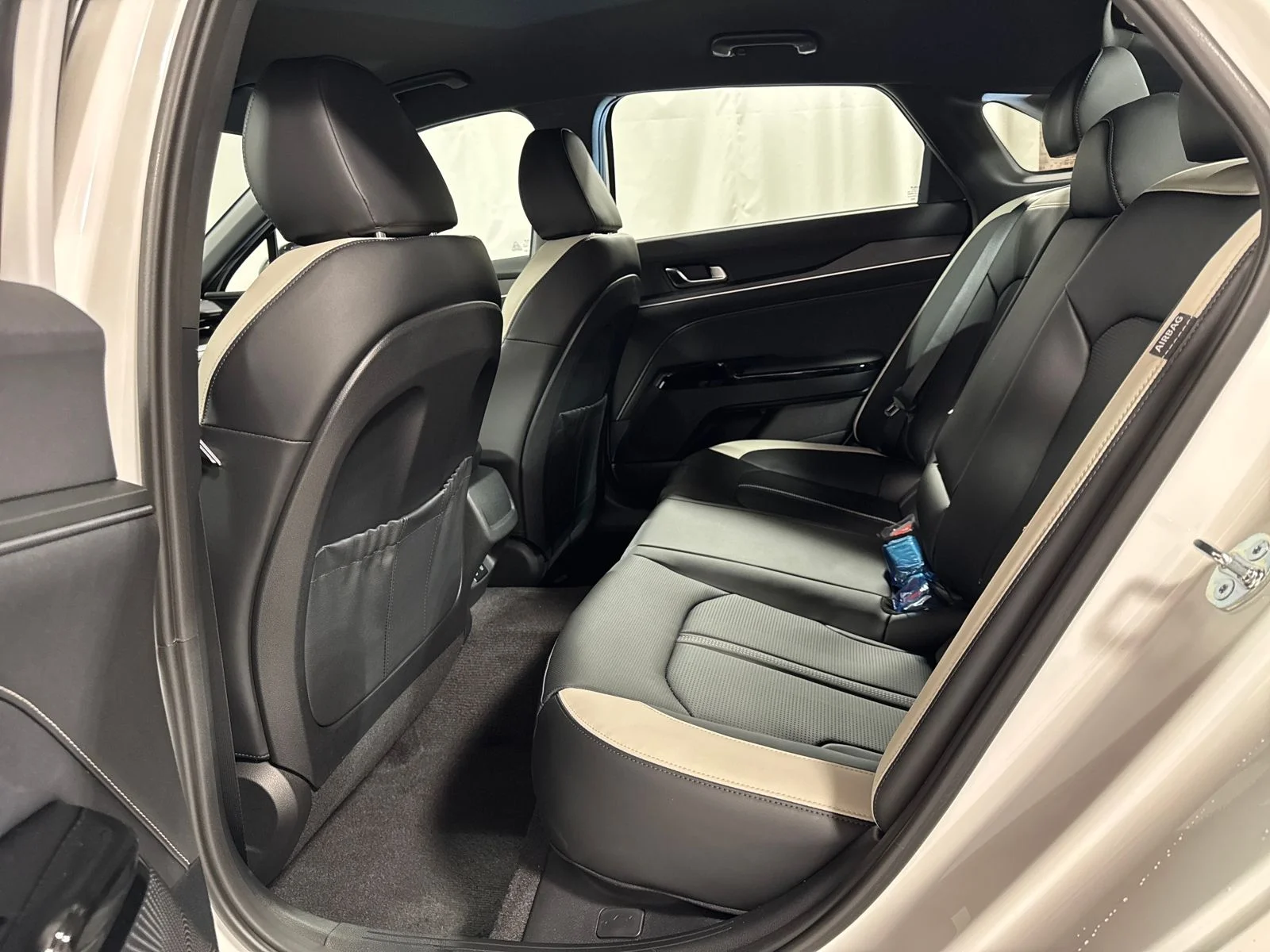 New 2026 Snow White Pearl Kia GT-Line image 5