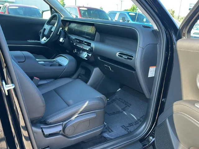 New 2026 Black Hyundai SEL image 37