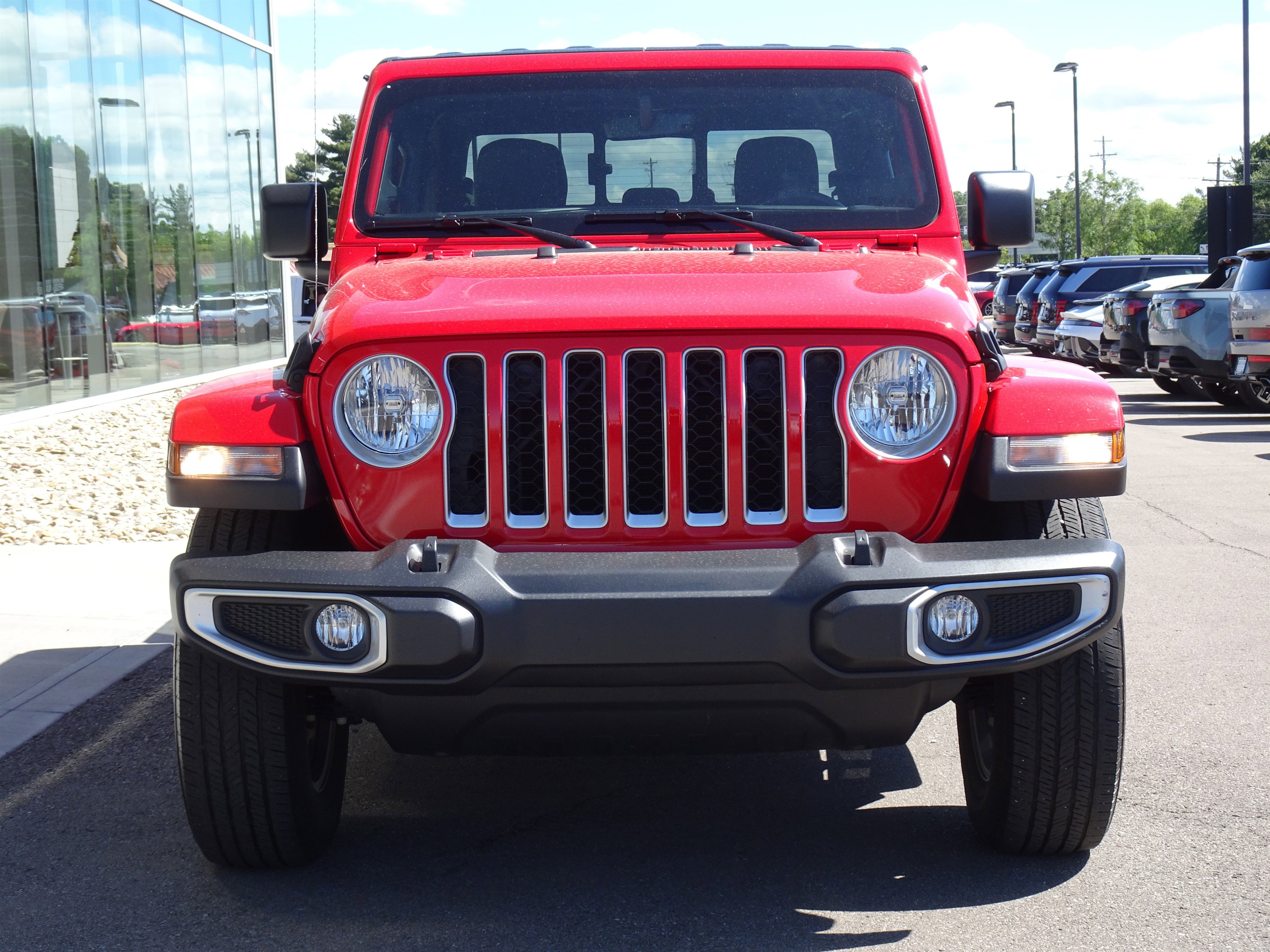 Used 2022 Firecracker Red Clearcoat Jeep Overland image 7