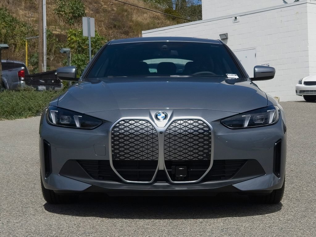 New 2026 Skyscraper Grey Metallic BMW eDrive40 image 3