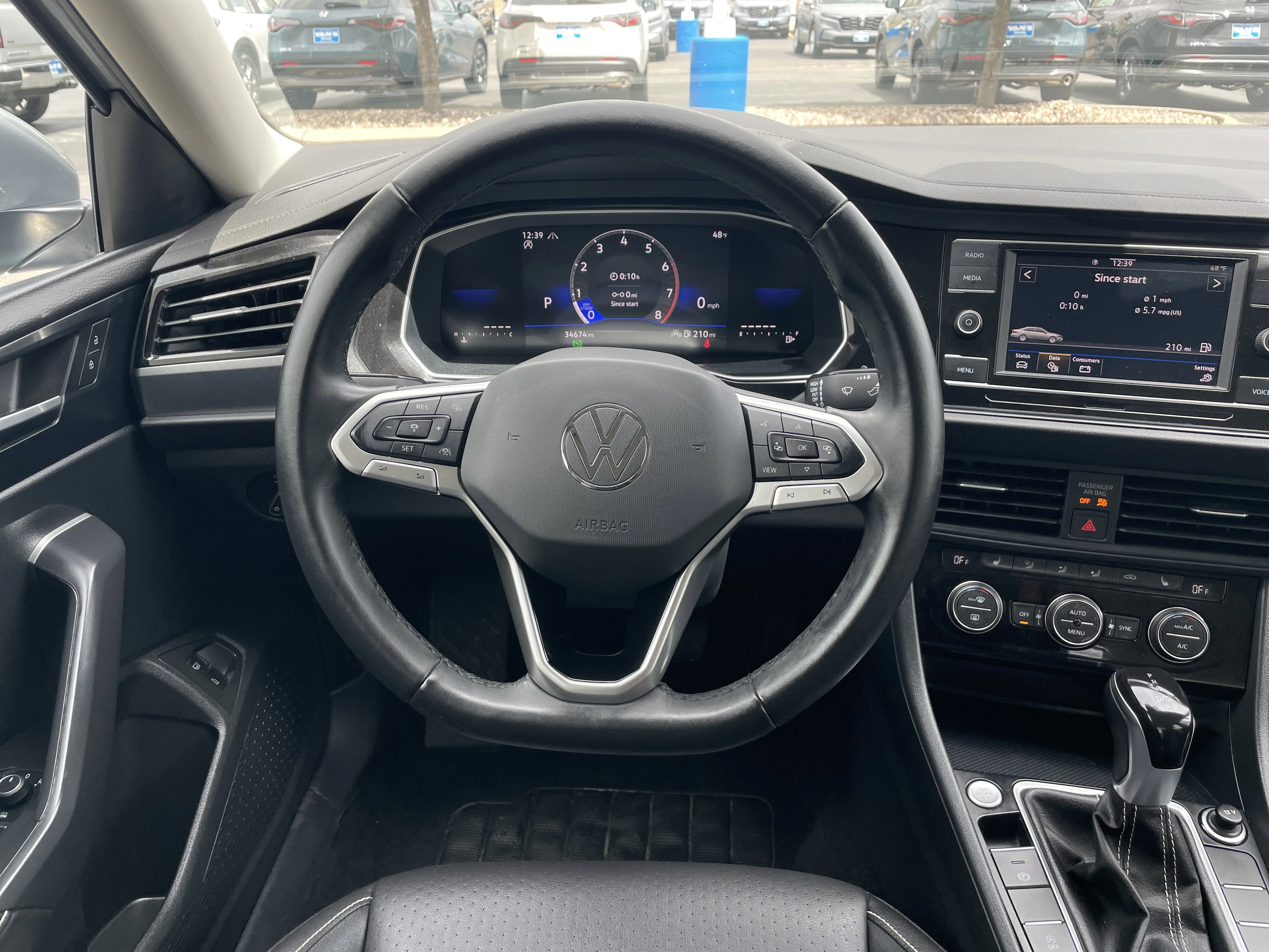2024 Volkswagen Jetta SE - Photo 16