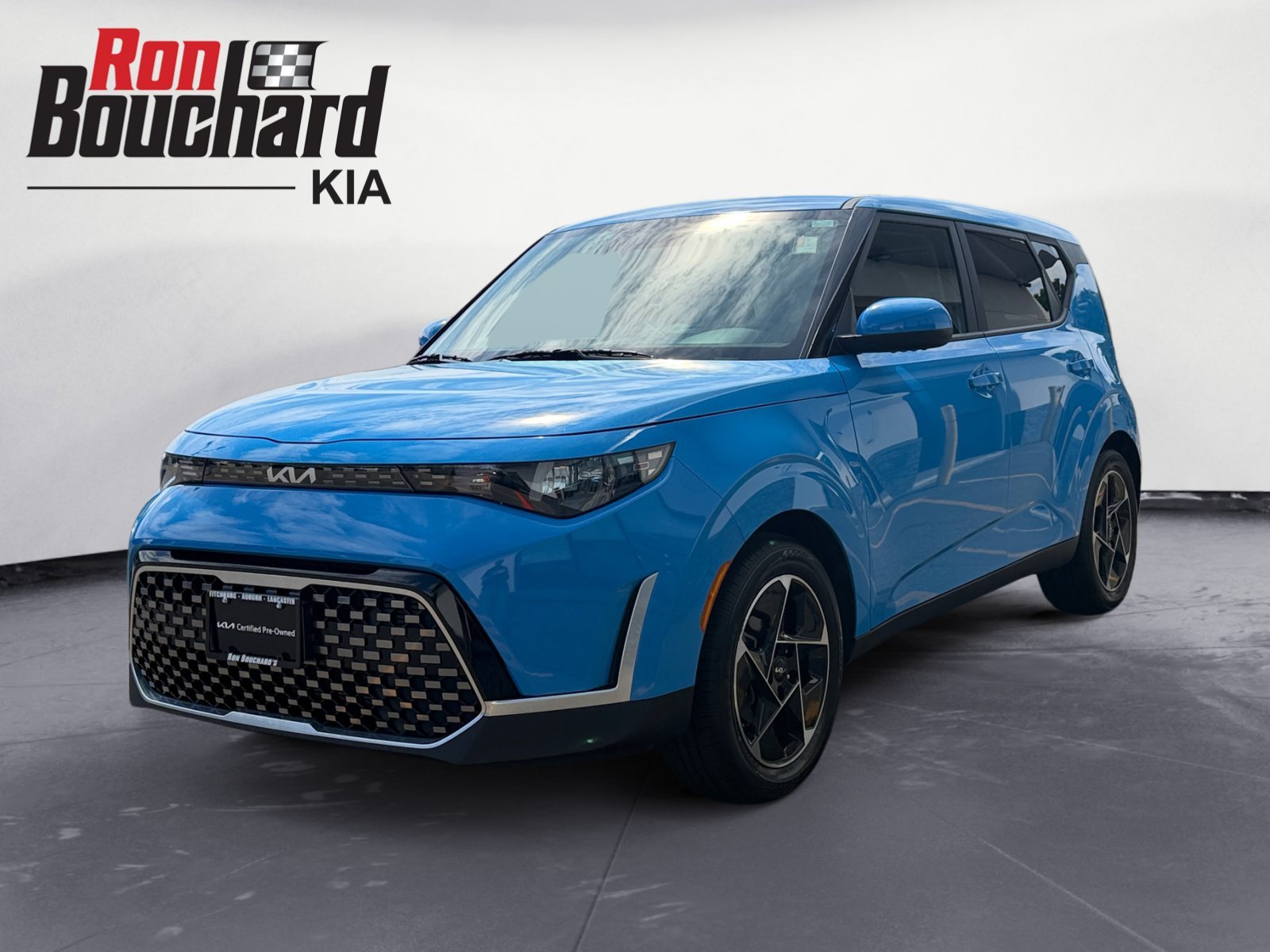 Used 2023 Surf Blue Kia EX image 5