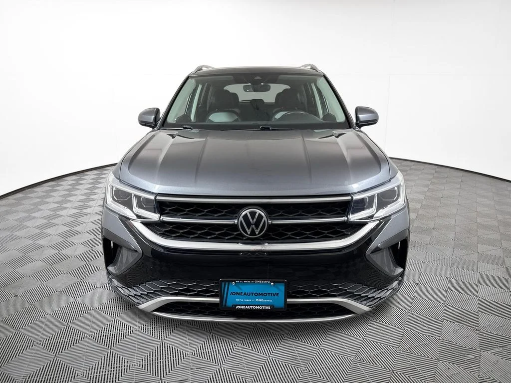 Used 2022 Gray Volkswagen 1.5T SEL image 3