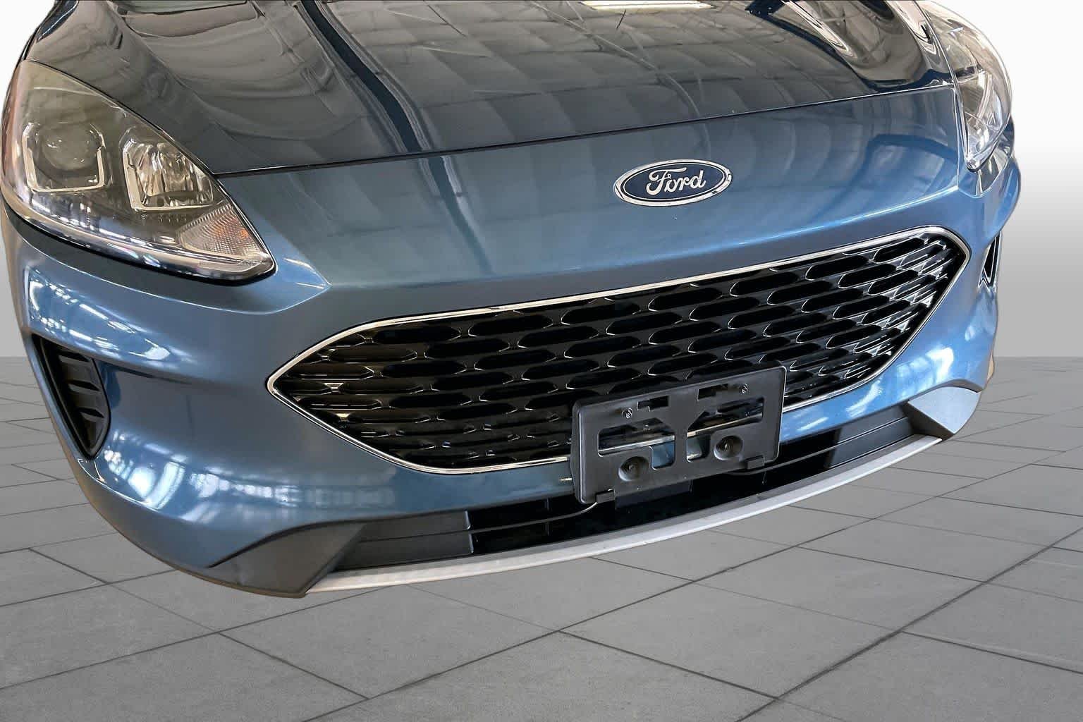 Used 2020 Blue Metallic Ford SE image 30