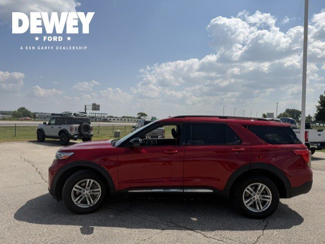Used 2023 Red Metallic Ford XLT image 4