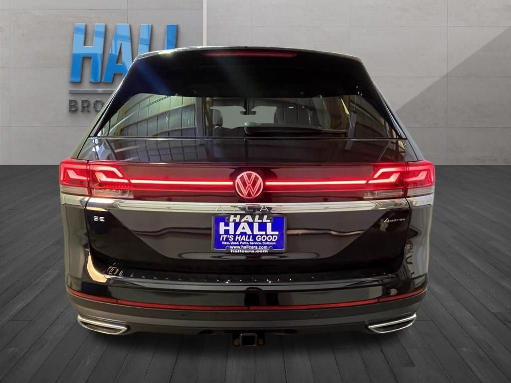 New 2026 Black Volkswagen 2.0T SE w/Technology image 4