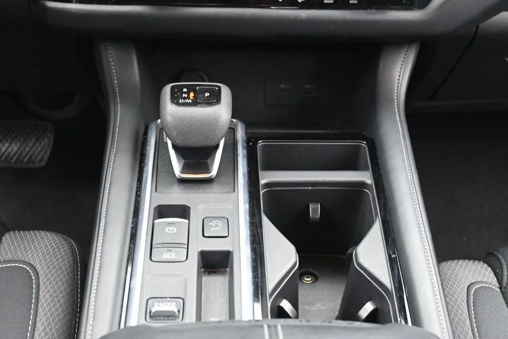 2025 Nissan Pathfinder SV - Photo 23