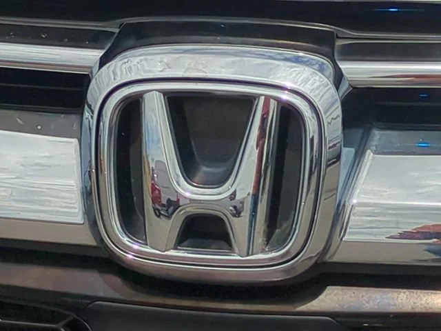 Used 2018 Silver Honda Touring image 33