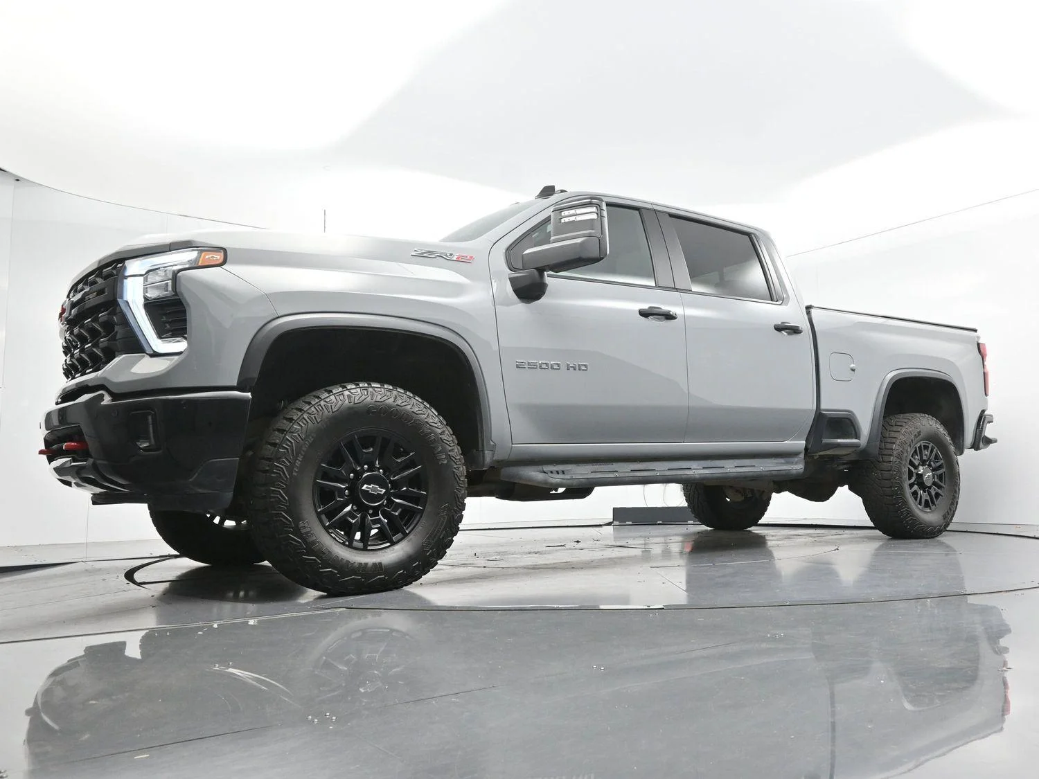 Used 2025 Slate Gray Metallic Chevrolet ZR2 image 49
