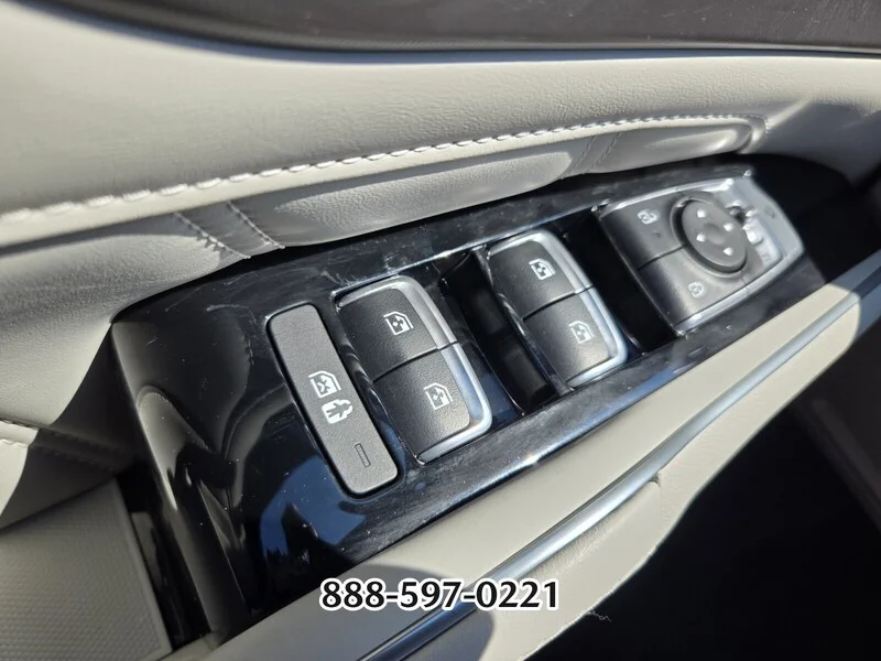 Used 2025 Gray KIA SX image 32