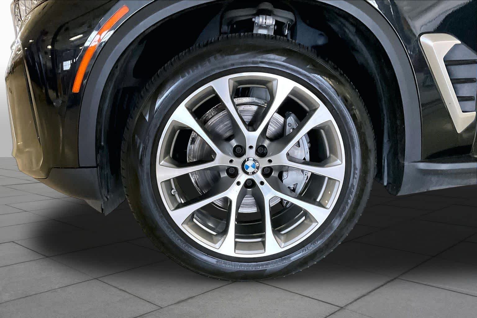 Used 2026  BMW sDrive40i image 10