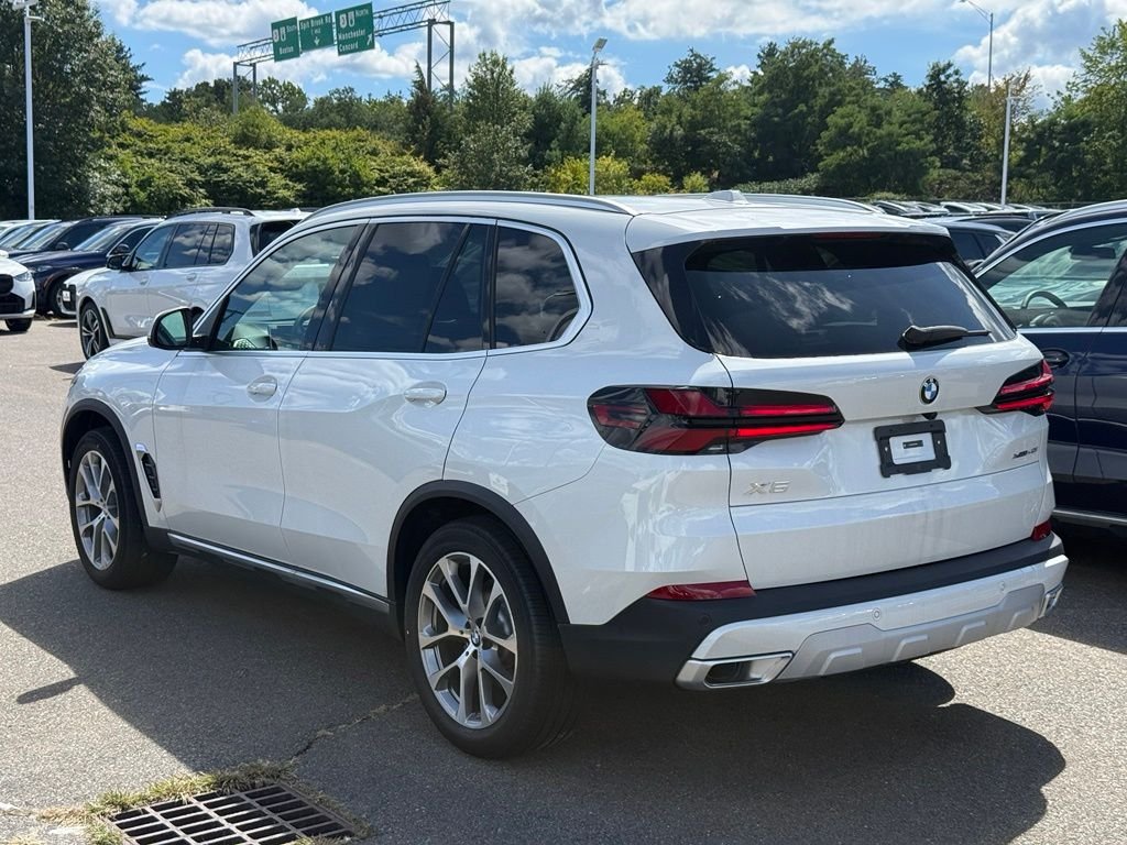 New 2026 Mineral White Metallic BMW xDrive40i image 3