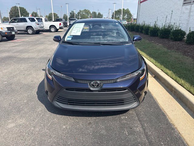 Used 2025  Toyota LE image 2