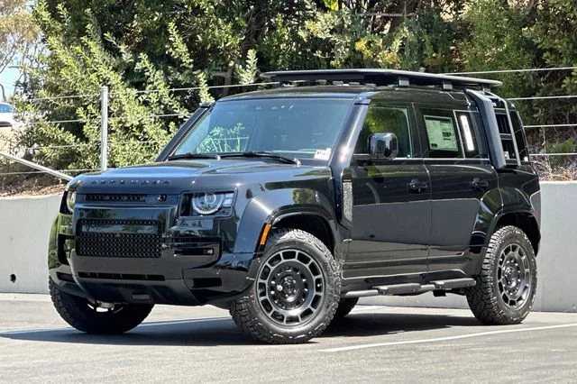 New 2026 Narvik Black Land Rover  image 1