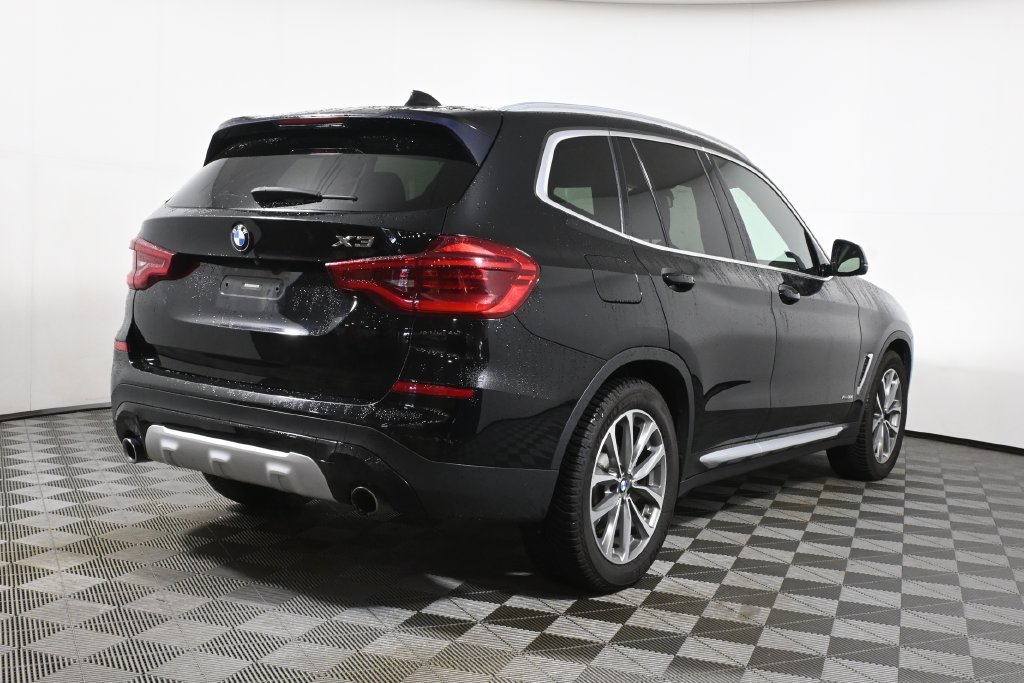 Used 2018 Black BMW xDrive30i image 11