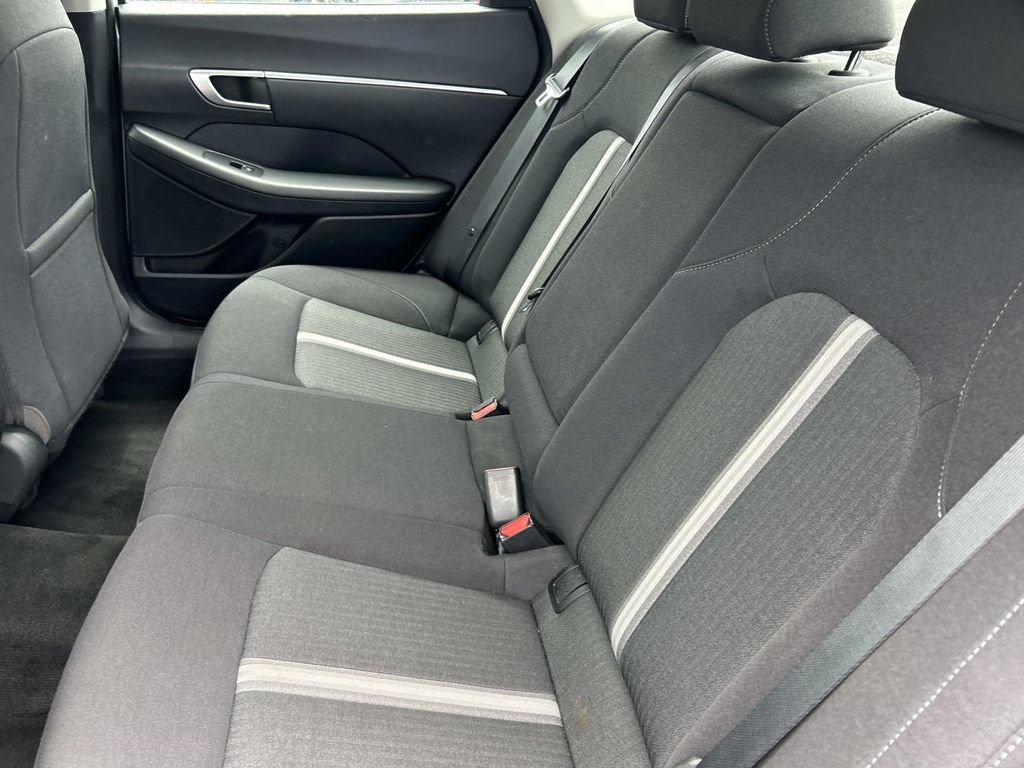Used 2024 Aero Silver Hyundai SEL image 18
