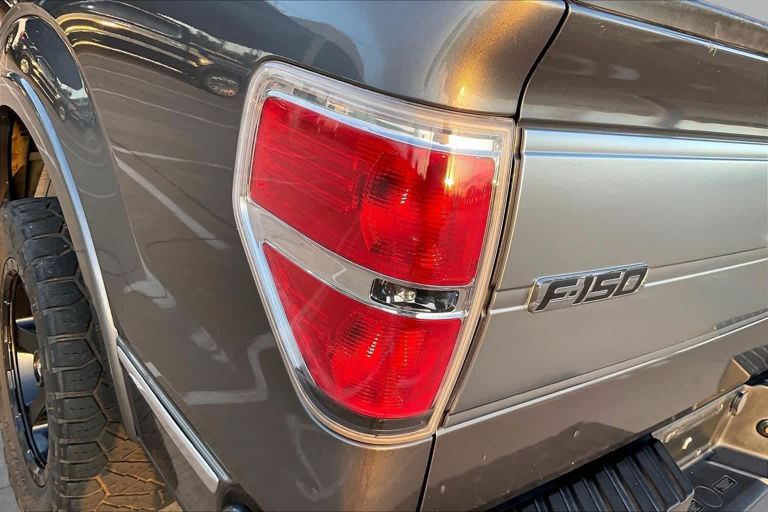Used 2012 Sterling Gray Metallic Ford Platinum image 28