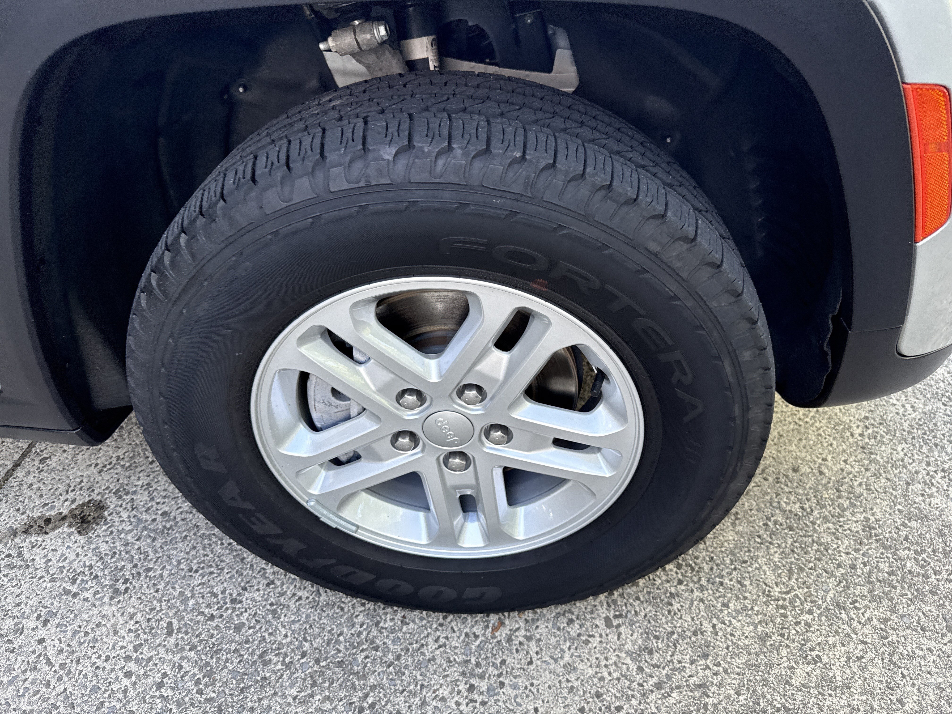 Certified Used 2023 Silver Zynith Jeep Laredo image 12