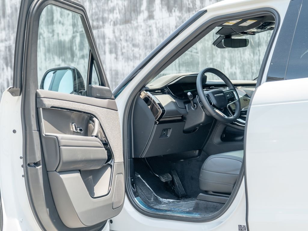 New 2026 Fuji White Land Rover SE image 10
