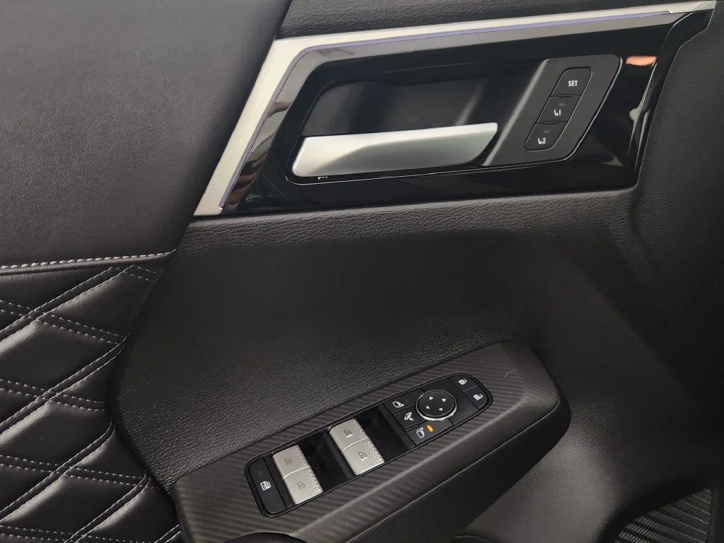 Used 2026 Gray Nissan Platinum image 12
