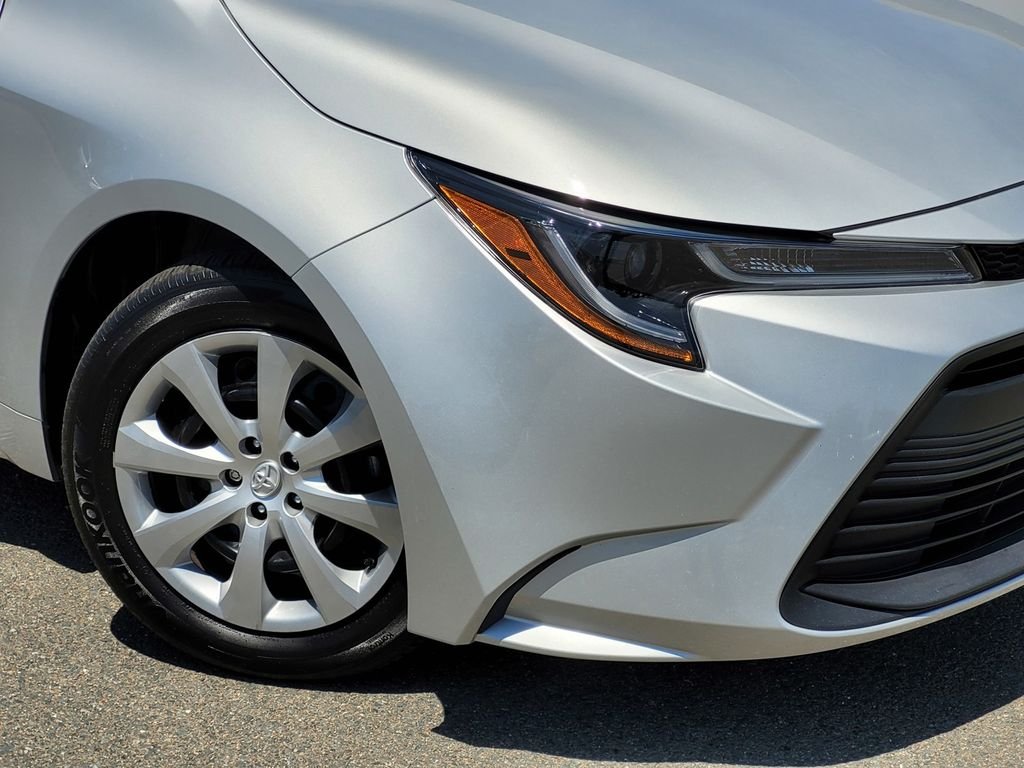 Used 2025 Silver Toyota LE image 9