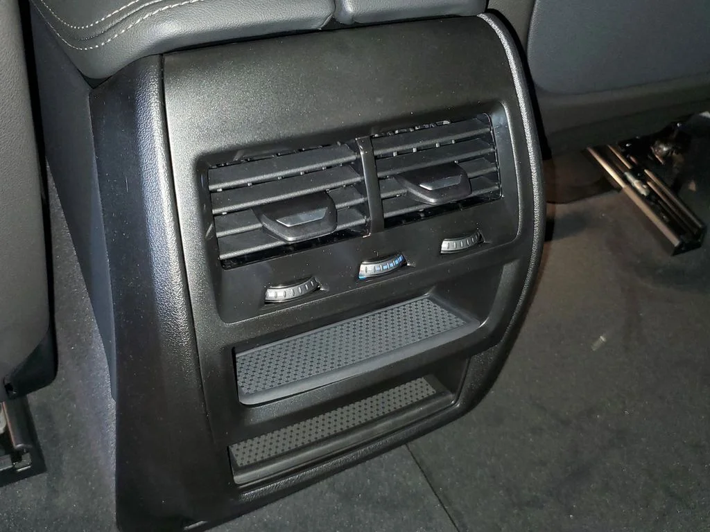 Used 2026 White BMW sDrive40i image 12