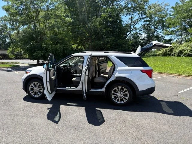 Used 2021 White Metallic Ford XLT image 30