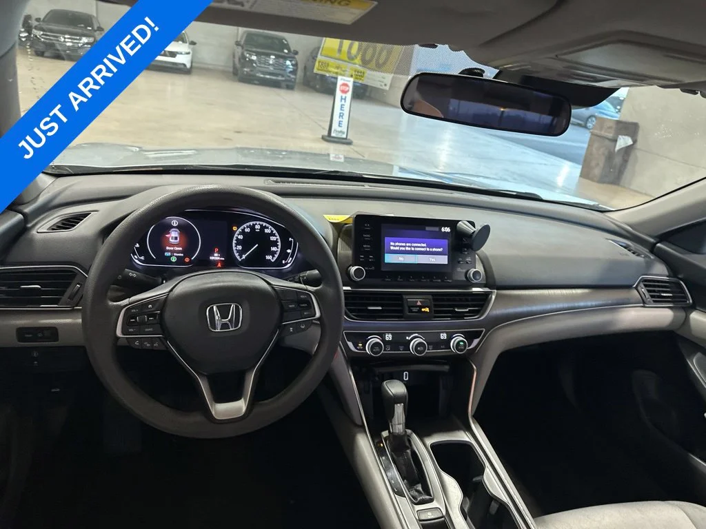 Used 2019  Honda LX image 5